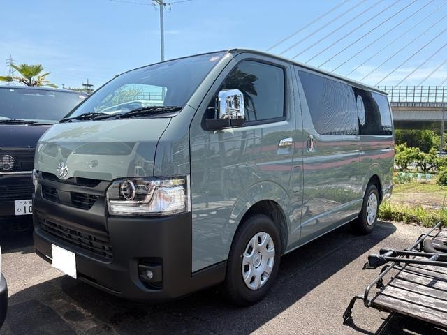 Toyota HIACE VAN 2026 — фото автомобиля 1