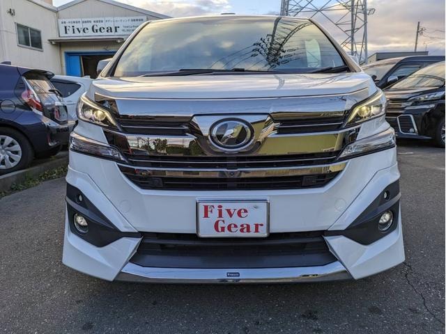 Toyota VELLFIRE 2017 — фото автомобиля 1
