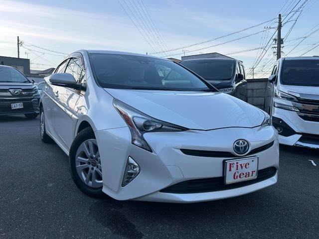 Toyota PRIUS 2016 — фото автомобиля 1