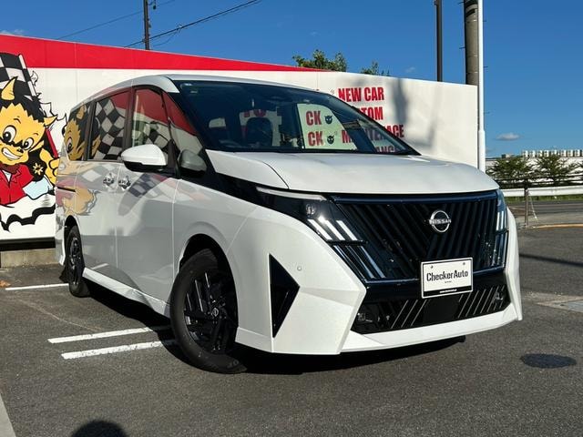 Nissan SERENA 2026 — фото автомобиля 1