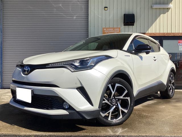 Toyota C-HR 2017 — фото автомобиля