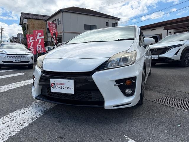 Toyota PRIUS 2013 — фото автомобиля 1