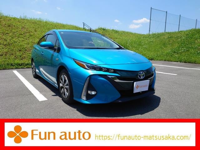 Toyota PRIUS PHV 2017 — фото автомобиля 1