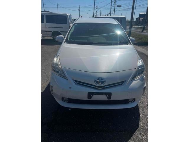 Toyota PRIUS ALPHA 2012 — фото автомобиля