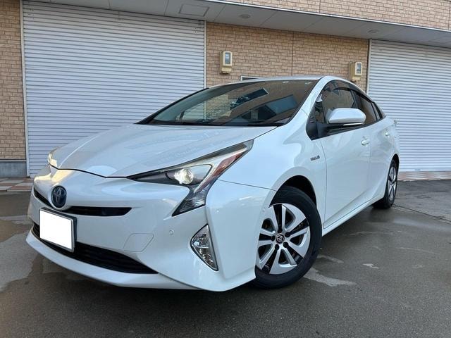Toyota PRIUS 2016 — фото автомобиля 1
