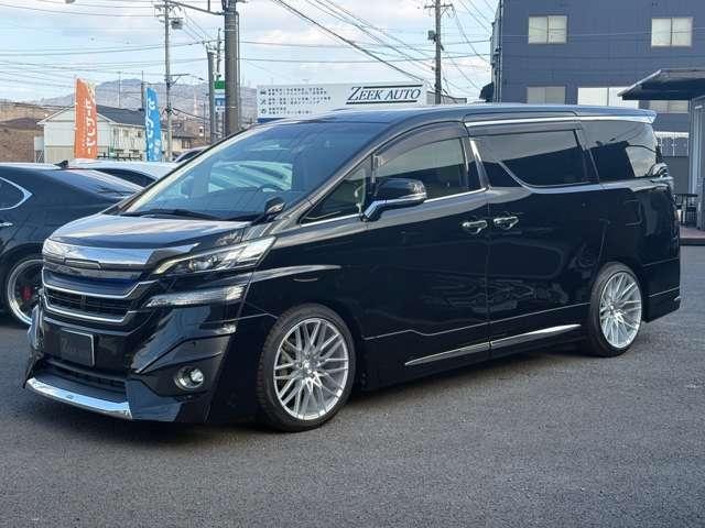 Toyota VELLFIRE 2015 — фото автомобиля 1