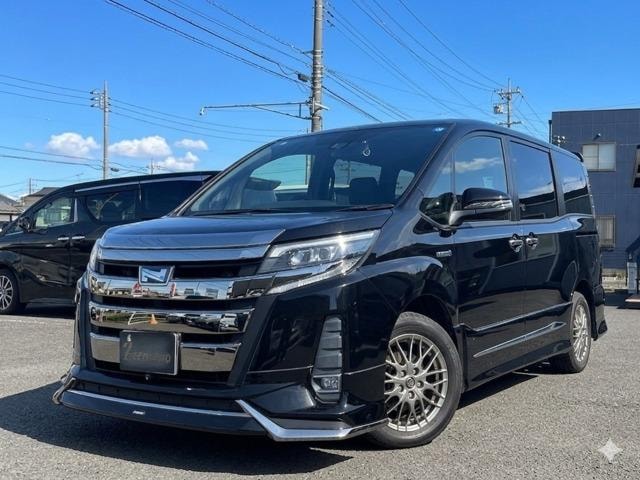 Toyota NOAH 2018 — фото автомобиля 1