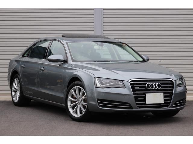 Audi A8 2012 — фото автомобиля