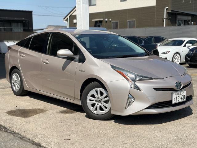 Toyota PRIUS 2015 — фото автомобиля 1