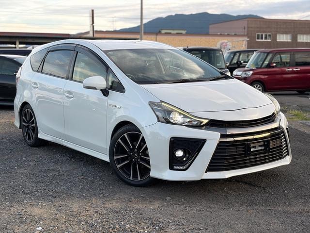 Toyota PRIUS ALPHA 2015 — фото автомобиля 1