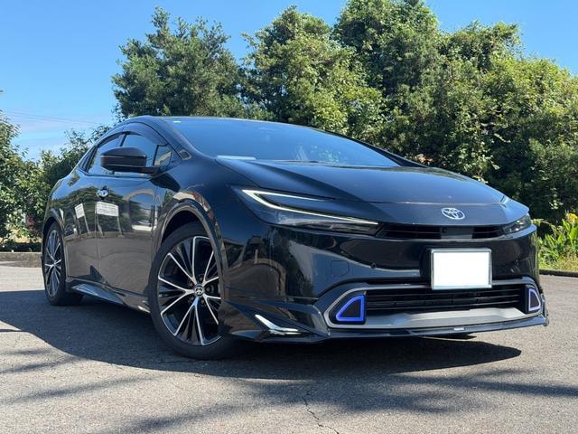Toyota PRIUS 2023 — фото автомобиля 1