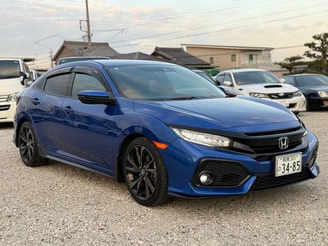 Honda CIVIC 2018 — фото автомобиля 1
