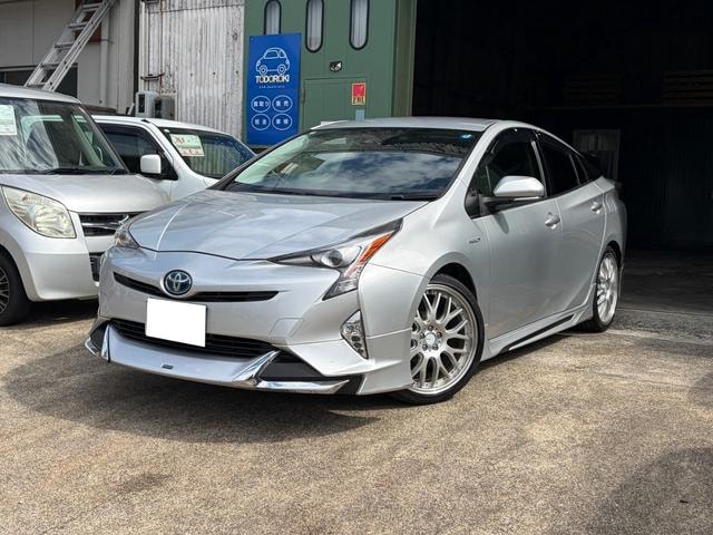 Toyota PRIUS 2017 — фото автомобиля 1