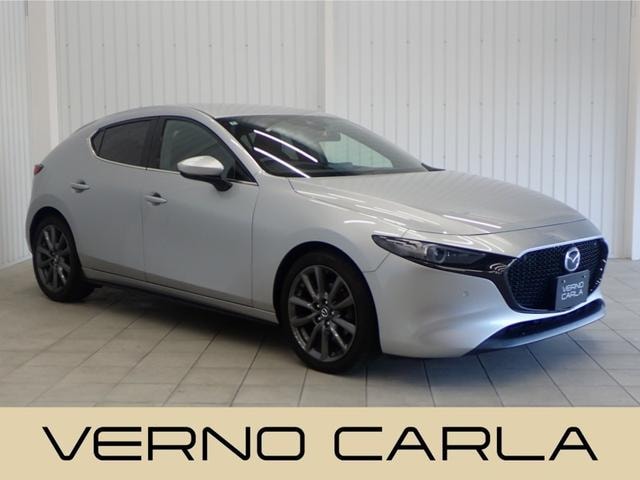 Mazda 3 FASTBACK 2022 — фото автомобиля