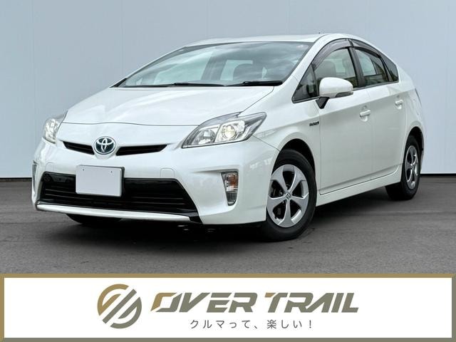 Toyota PRIUS 2015 — фото автомобиля 1
