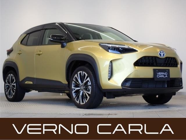 Toyota YARIS CROSS 2022 — фото автомобиля