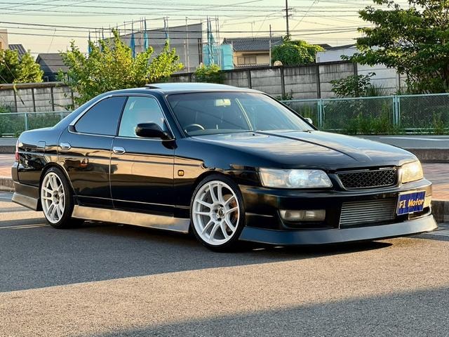 Nissan LAUREL 2000 — фото автомобиля