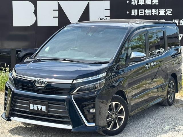 Toyota VOXY 2018 — фото автомобиля 1