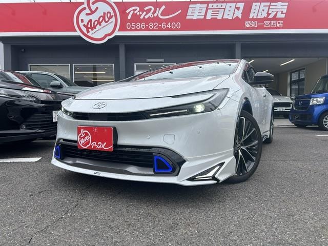 Toyota PRIUS 2024 — фото автомобиля 1