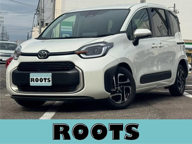 Toyota SIENTA 2022 — фото автомобиля 1