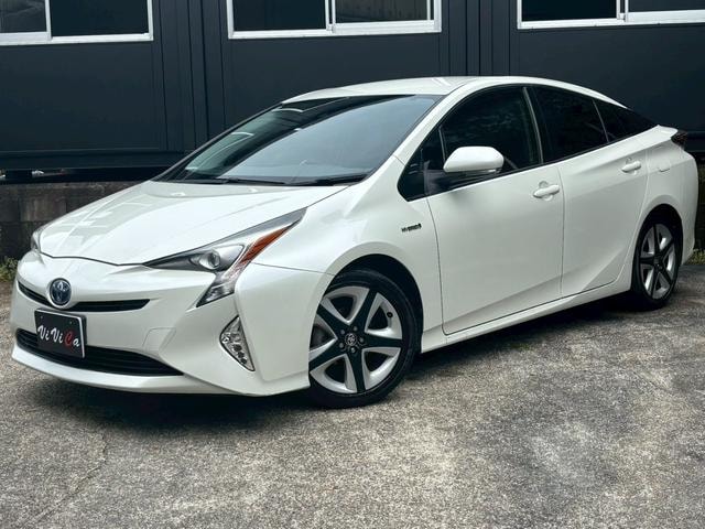 Toyota PRIUS 2016 — фото автомобиля 1