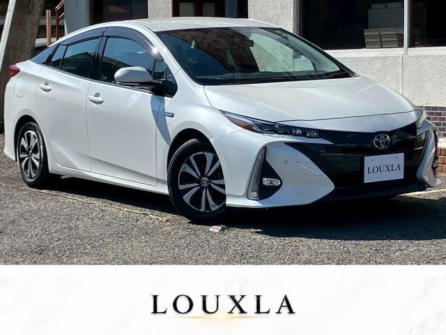 Toyota PRIUS PHV 2019 — фото автомобиля 1