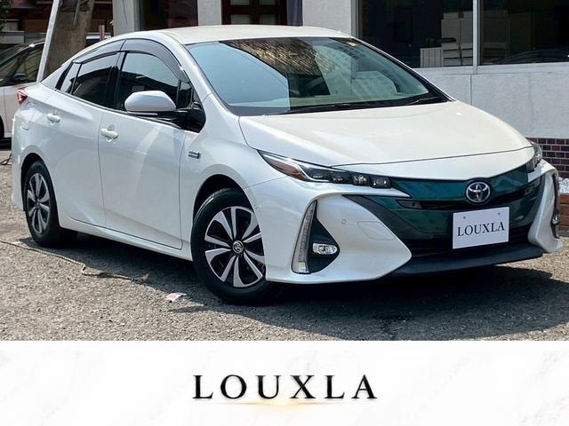 Toyota PRIUS PHV 2017 — фото автомобиля 1