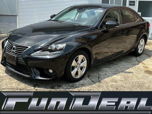 Lexus IS 2015 — фото автомобиля