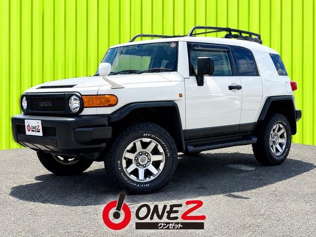 Toyota FJ CRUISER 2013 — фото автомобиля
