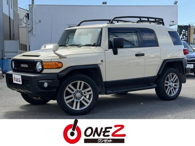 Toyota FJ CRUISER 2017 — фото автомобиля