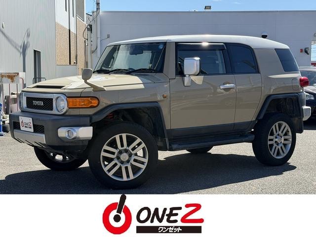 Toyota FJ CRUISER 2017 — фото автомобиля