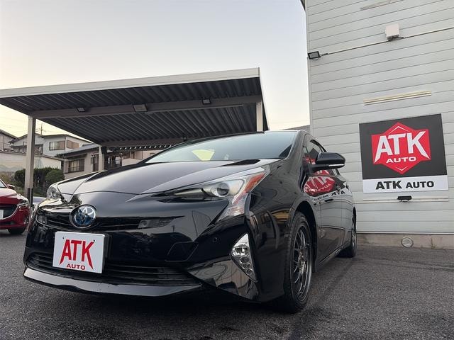 Toyota PRIUS 2018 — фото автомобиля 1