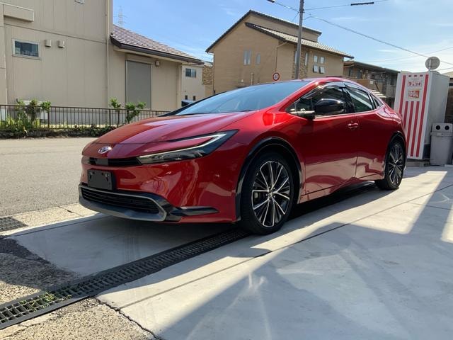 Toyota PRIUS 2023 — фото автомобиля 1
