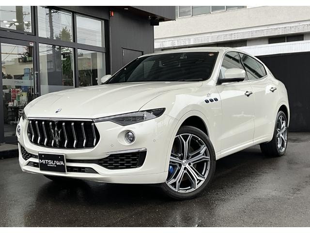 Maserati LEVANTE 2022 — фото автомобиля
