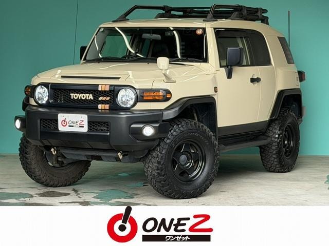 Toyota FJ CRUISER 2018 — фото автомобиля