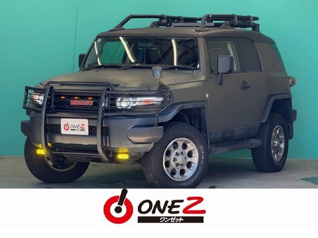 Toyota FJ CRUISER 2011 — фото автомобиля