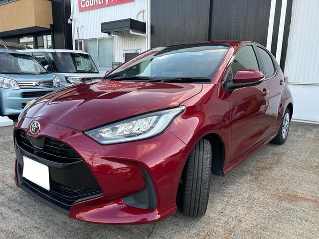 Toyota YARIS 2020 — фото автомобиля