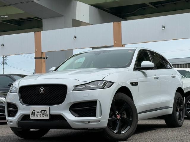 Jaguar F-PACE 2018 — фото автомобиля 1