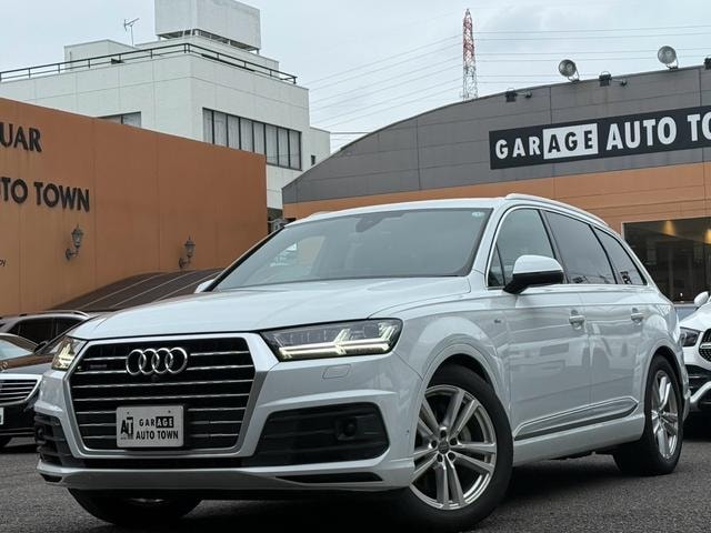 Audi Q7 2019 — фото автомобиля