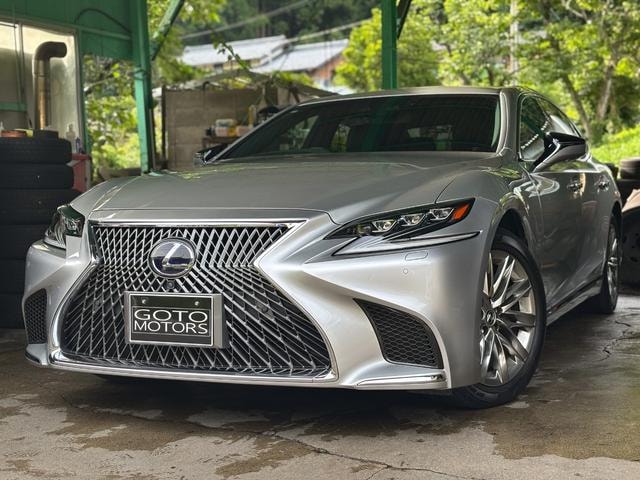 Lexus LS 2017 — фото автомобиля 1