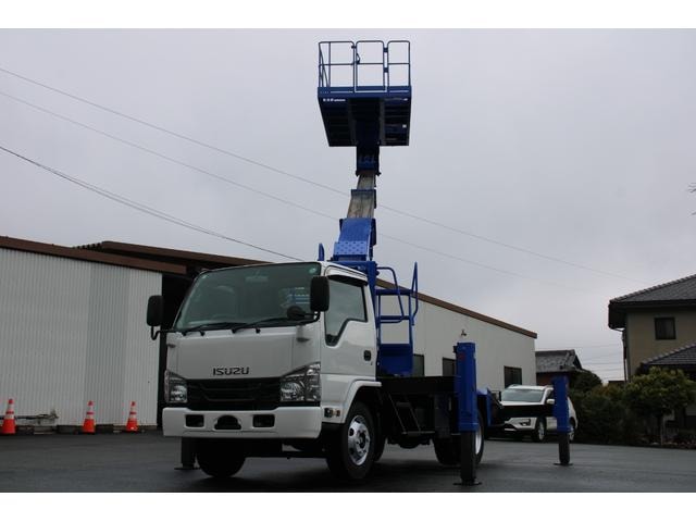Isuzu ELF TRUCK 2016 — фото автомобиля