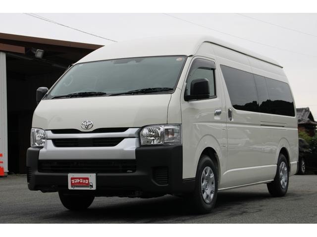 Toyota HIACE COMMUTER 2026 — фото автомобиля