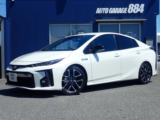 Toyota PRIUS PHV 2018 — фото автомобиля 1