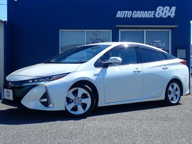 Toyota PRIUS PHV 2017 — фото автомобиля 1