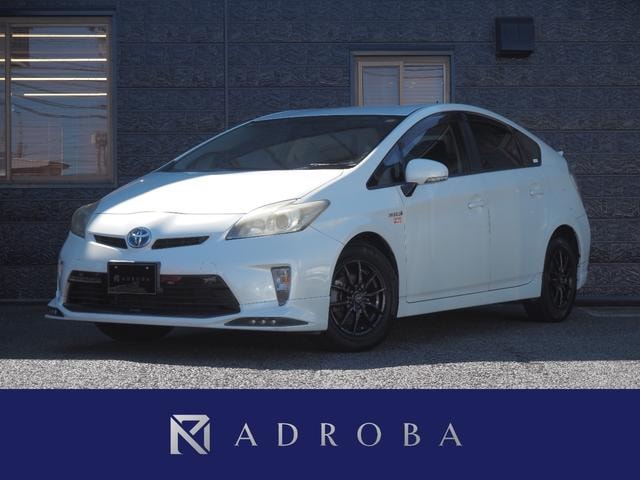 Toyota PRIUS 2013 — фото автомобиля 1