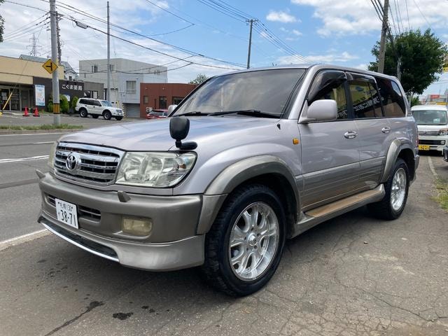 Toyota LAND CRUISER 100 1998 — фото автомобиля