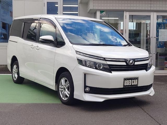 Toyota VOXY 2016 — фото автомобиля 1