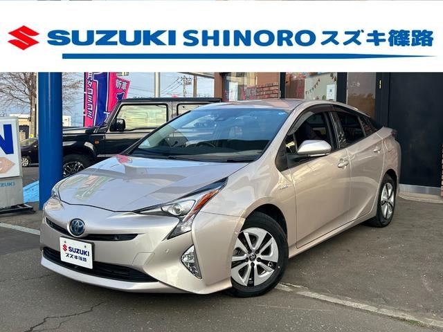 Toyota PRIUS 2016 — фото автомобиля 1