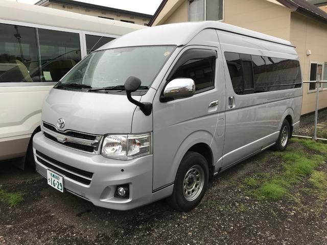 Toyota HIACE VAN 2011 — фото автомобиля 1