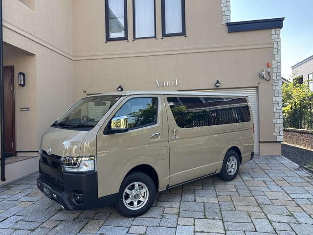 Toyota HIACE VAN 2026 — фото автомобиля 1
